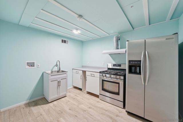 4040 Yale Ave, La Mesa CA: https://media.crmls.org/mediaz/f64712de-a229-463d-b7d4-9f4c327f4061.jpg