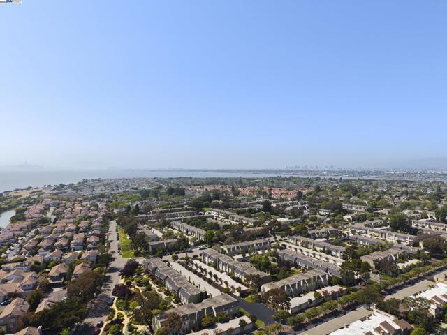 3112 La Campania, Alameda CA: https://media.crmls.org/mediaz/f64828a4-1477-42d7-a38a-ec6489c4a174.jpg