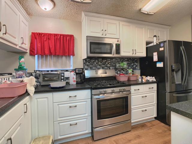 Home for Sale in Lakeside