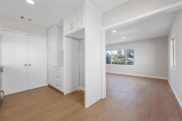 2967 Dove St, San Diego CA: https://media.crmls.org/mediaz/f6490e63-6037-44ff-be21-09b6d78287c3.jpg