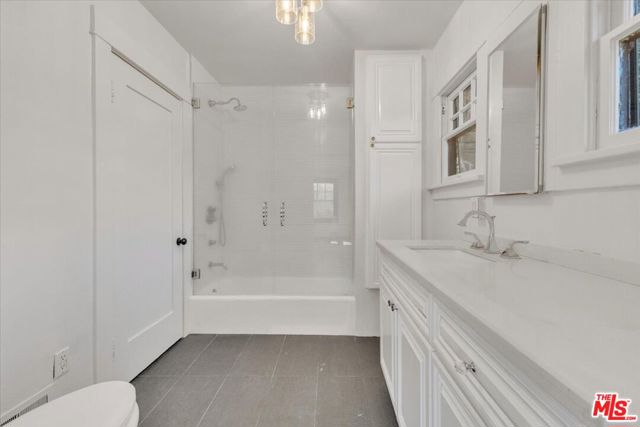 626 N Canon Drive, Beverly Hills CA: https://media.crmls.org/mediaz/f64915a2-cea0-4bd4-a9c5-b29835ad98af.jpg