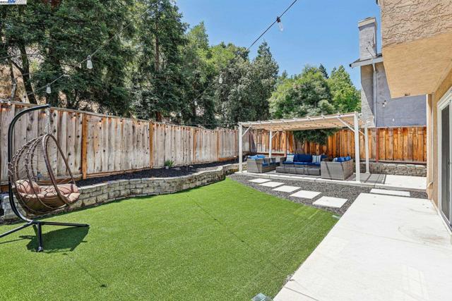1060 Green Point Ct, Concord CA: https://media.crmls.org/mediaz/f649af3e-70fc-492c-bc4d-f2bfaab1e723.jpg