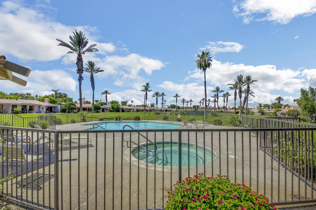 75114 Concho Drive, Indian Wells CA: https://media.crmls.org/mediaz/f64a1156-ee24-4391-9871-2a64a57ffa8b.jpg