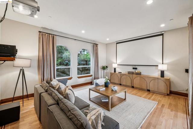 Image 11 of 60 For 33 Somerset Rd