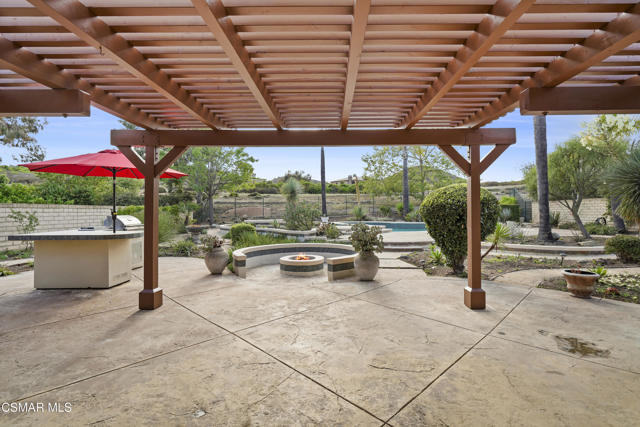 657 Via Vista Vista, Newbury Park CA: https://media.crmls.org/mediaz/f64b6b48-a976-411f-b079-1e005341a39f.jpg