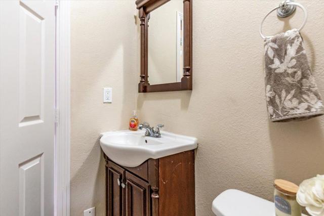 21440 Shady Lane, Los Gatos CA: https://media.crmls.org/mediaz/f64b9998-0b7a-46ef-9b54-4d594521e4ef.jpg