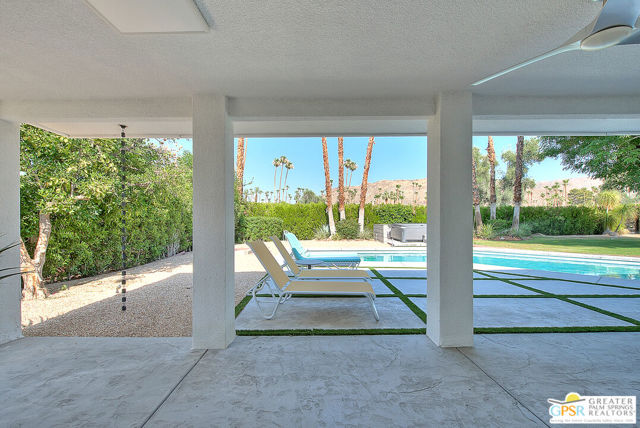 2566 S Calle Palo Fierro, Palm Springs CA: https://media.crmls.org/mediaz/f64cab92-84a9-4a7b-8033-19d9a1fc160a.jpg