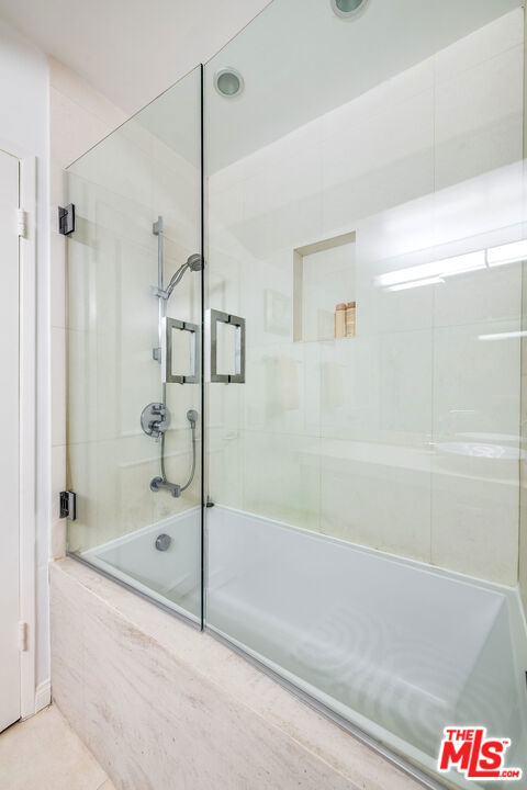 1015 N Kings Road, West Hollywood CA: https://media.crmls.org/mediaz/f64cb087-eabf-48b3-adcf-f3d20ffa55a3.jpg