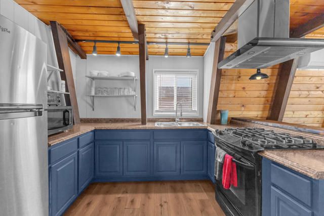 71915 Samarkand Drive, 29 Palms CA: https://media.crmls.org/mediaz/f64db24c-1e15-4c5b-ae9c-8eed549b422f.jpg