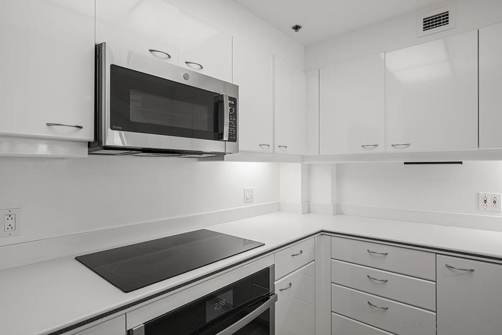 200 Harbor Drive - photo 17