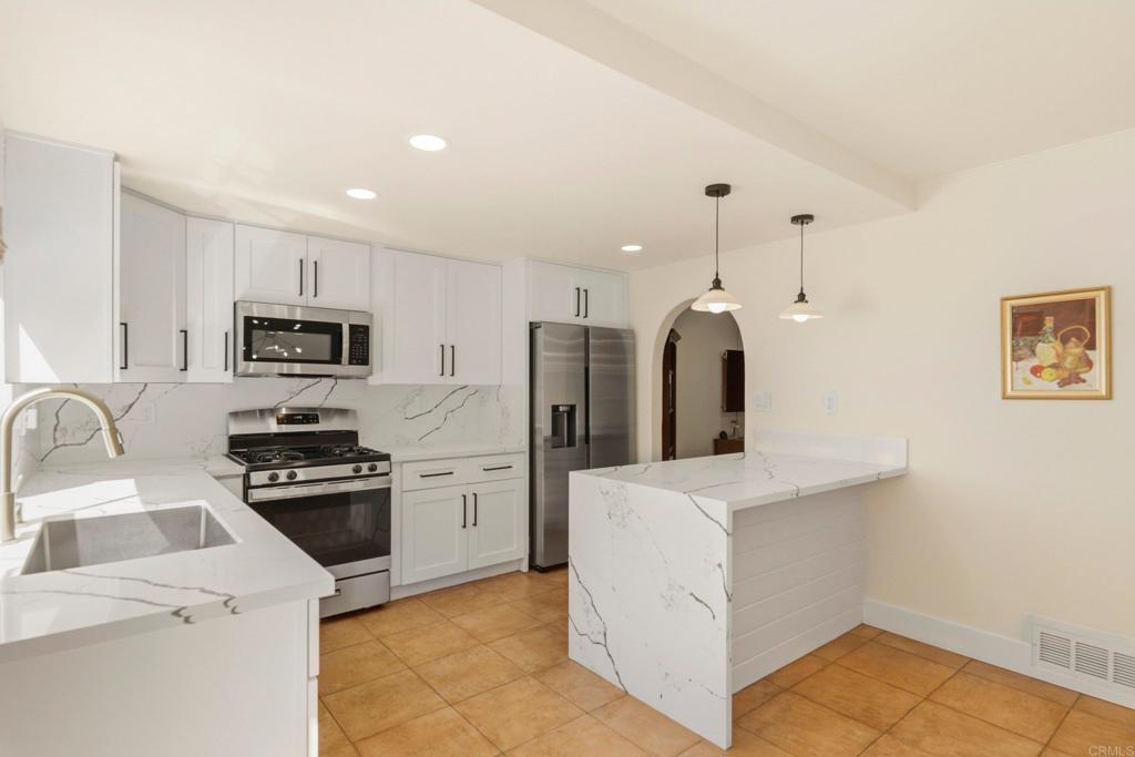 1651 S Juniper Street #206