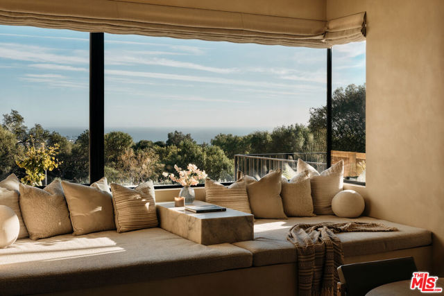 29685 Cuthbert Road, Malibu CA: https://media.crmls.org/mediaz/f64f8e3e-51cd-4eb0-bfcd-553b1fbf9002.jpg