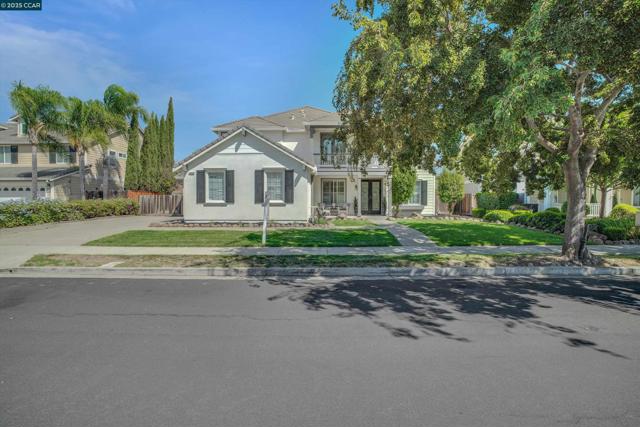 2856 Gardenside Ct, Brentwood CA: https://media.crmls.org/mediaz/f64fa425-2711-47d4-bcf7-f76e191f415a.jpg