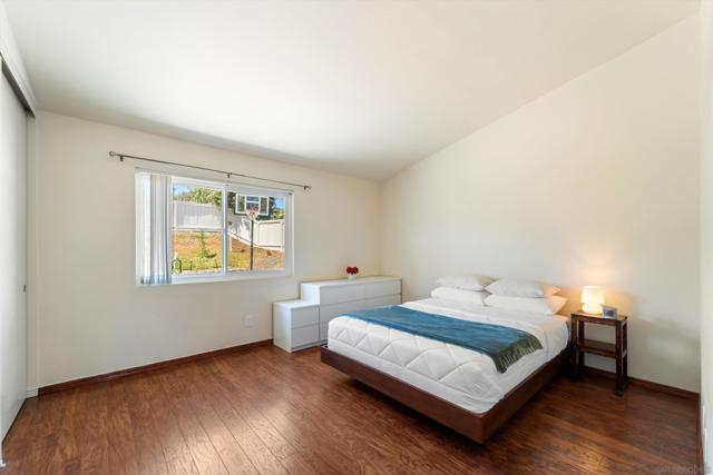 2708 MEDFORD CT, Carlsbad CA: https://media.crmls.org/mediaz/f650b5d0-edf2-47f7-a7c8-cceb7e0c7e11.jpg