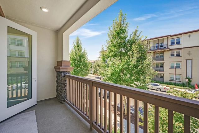 47222 Mission Falls Court, Fremont CA: https://media.crmls.org/mediaz/f650e95f-a8e1-4b7f-bf65-14f6c2c6a512.jpg