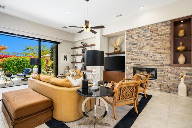 50240 Via Amante, La Quinta CA: https://media.crmls.org/mediaz/f65117de-26fb-4324-884e-d8610c2cbc1b.jpg