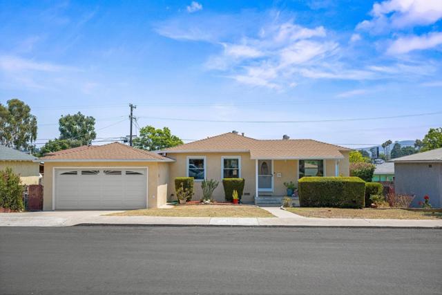 3015 Olive St., Lemon Grove CA: https://media.crmls.org/mediaz/f6523af1-2317-4684-9edc-20137a56f828.jpg