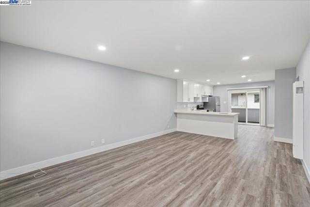 27070 Manon Ave, Hayward CA: https://media.crmls.org/mediaz/f652a3c6-abe5-4519-8319-fc67e76bce49.jpg