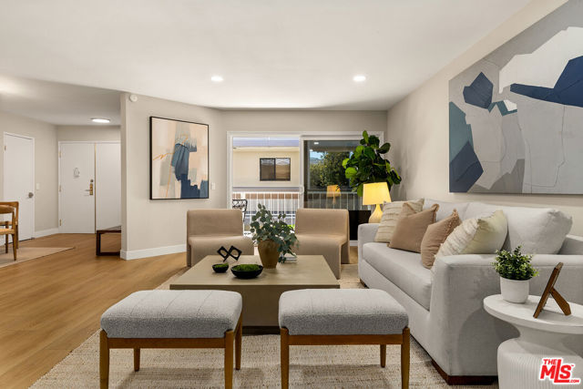 4542 Willis Avenue, Sherman Oaks CA: https://media.crmls.org/mediaz/f652eb1f-ce55-4ed4-850c-6a0f72175889.jpg