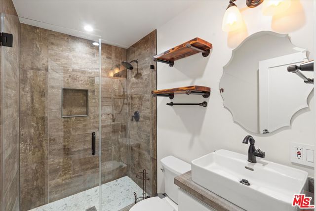 584 W 10th Street, San Pedro CA: https://media.crmls.org/mediaz/f6534545-201d-4b21-bc53-34507acacda0.jpg