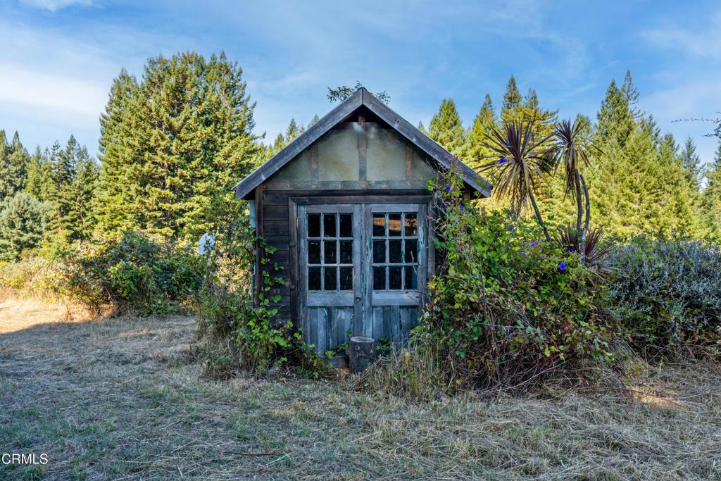 https://media.crmls.org/mediaz/f653460e-dbb0-4c62-aea5-e1cd8fbdb9fc.jpg?preset=X-Large