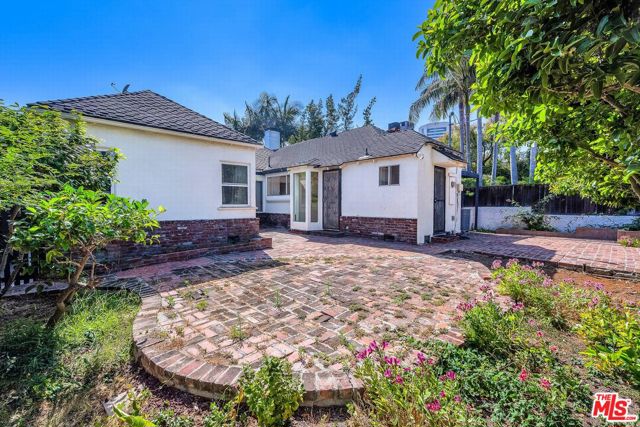 1358 Woodruff Avenue, Los Angeles CA: https://media.crmls.org/mediaz/f653abe1-797b-4b94-9618-415900bb31bb.jpg