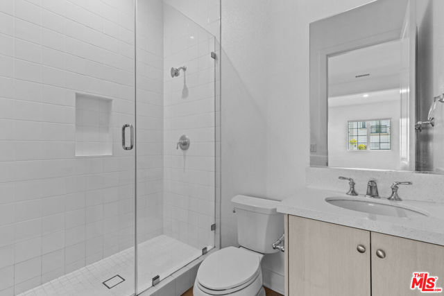 20723 W Deer Grass Court, Porter Ranch CA: https://media.crmls.org/mediaz/f6545384-b5fe-43d3-945c-582dcf56a3c2.jpg