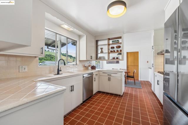 8499 Aster Ave, Oakland CA: https://media.crmls.org/mediaz/f654b228-31aa-439e-8489-ed920adb4455.jpg