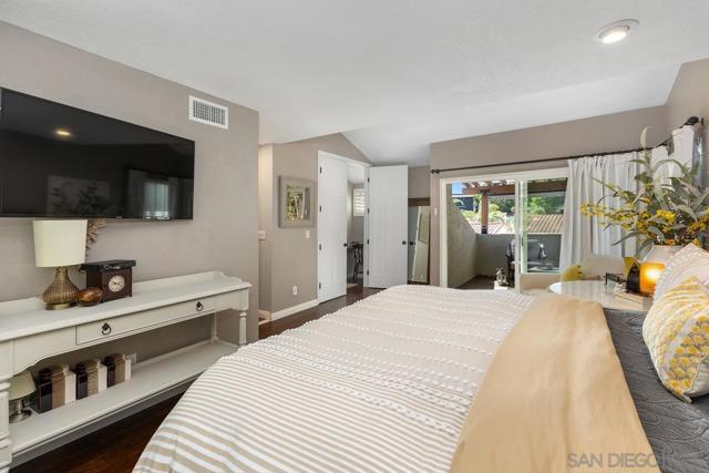 4533 Gesner St, San Diego CA: https://media.crmls.org/mediaz/f654cddd-9377-4962-9c51-cd3f8e540eb6.jpg