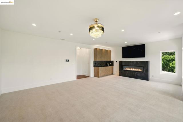 13462 Campus drive, Oakland CA: https://media.crmls.org/mediaz/f655829f-e1c3-4e05-9b5c-65b85802c057.jpg