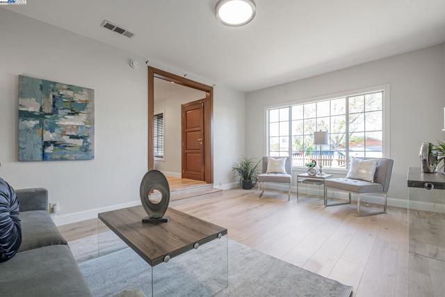 36339 Beech Pl, Newark CA: https://media.crmls.org/mediaz/f6566afe-e86d-4e91-b2c4-6159fcd5a842.jpg