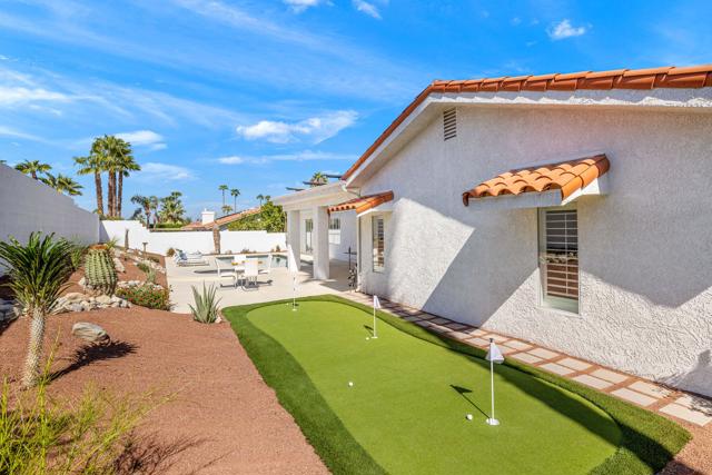 47215 Heliotrope Drive, Palm Desert CA: https://media.crmls.org/mediaz/f656b221-b381-44dd-b276-2dfbb5822d6c.jpg
