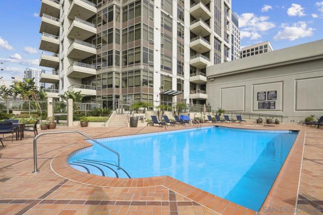 700 W E St, San Diego CA: https://media.crmls.org/mediaz/f65751ab-2885-45eb-bc1c-bbe05f6266aa.jpg