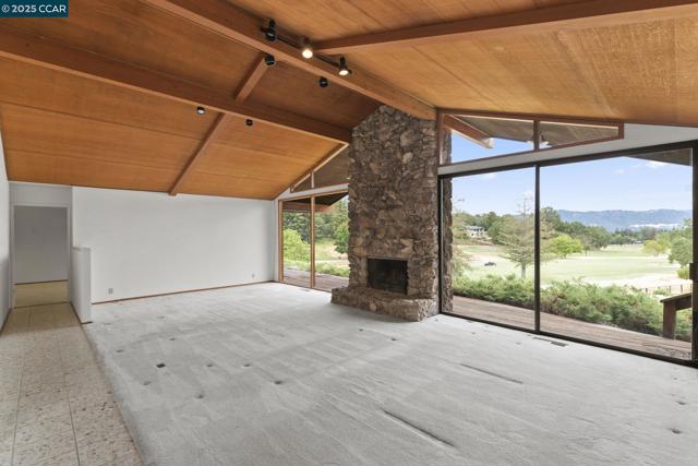 47 Bella Vista Ct, Diablo CA: https://media.crmls.org/mediaz/f6576ac0-78ca-41cc-b4c1-26c35a780647.jpg