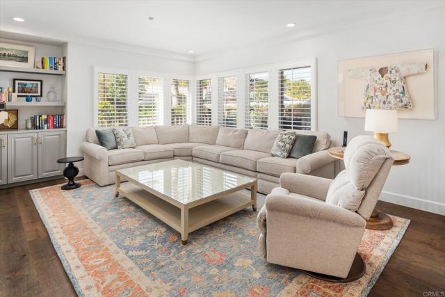 8171 El Paseo Grande, La Jolla CA: https://media.crmls.org/mediaz/f6582e7e-f0dd-4872-bbc2-b3e5c0307e80.jpg