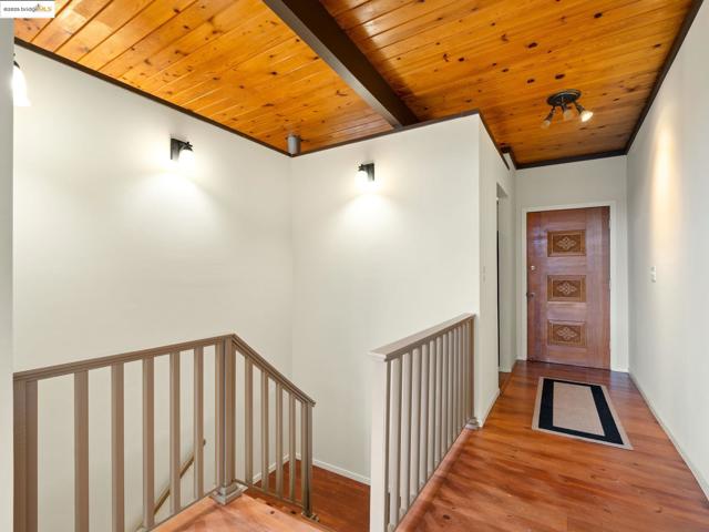 6866 Thornhill Dr, Oakland CA: https://media.crmls.org/mediaz/f658945d-edcc-495d-9807-8ca4c23598c0.jpg