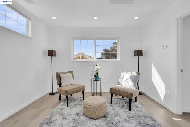 Image 28 of 43 For 1532 Kooser Rd