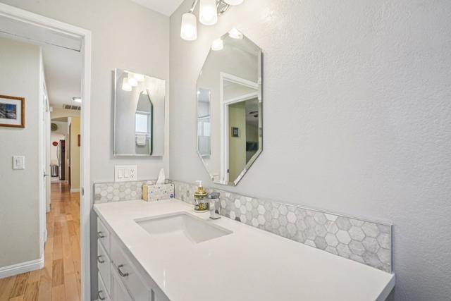 52165 Avenida Cortez, La Quinta CA: https://media.crmls.org/mediaz/f658d9b3-310e-428b-92b6-3c55b6c2d52c.jpg