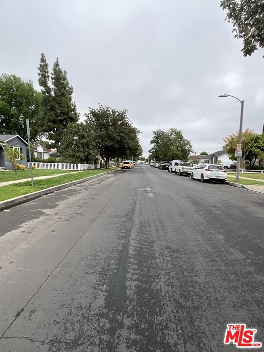 15031 15033 Hartland Street, Van Nuys CA: https://media.crmls.org/mediaz/f6595593-625b-4bf9-80e1-a9eb6be323f6.jpg
