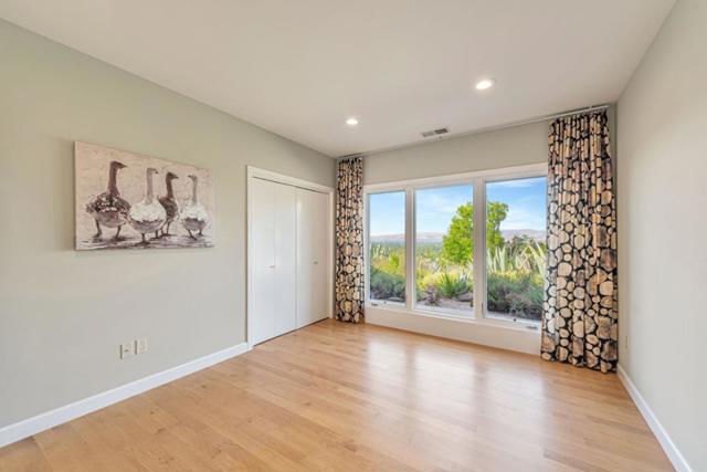 15010 Larga Vista Drive, Los Gatos CA: https://media.crmls.org/mediaz/f659840b-4694-4f8a-953f-363bd8c0057e.jpg