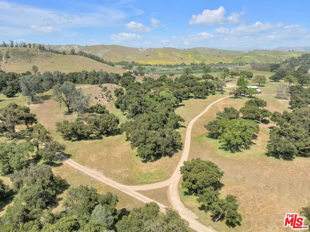770 Limekiln Road, Hollister CA: https://media.crmls.org/mediaz/f6599f67-6bf1-40f3-9ab1-8784e958d22b.jpg