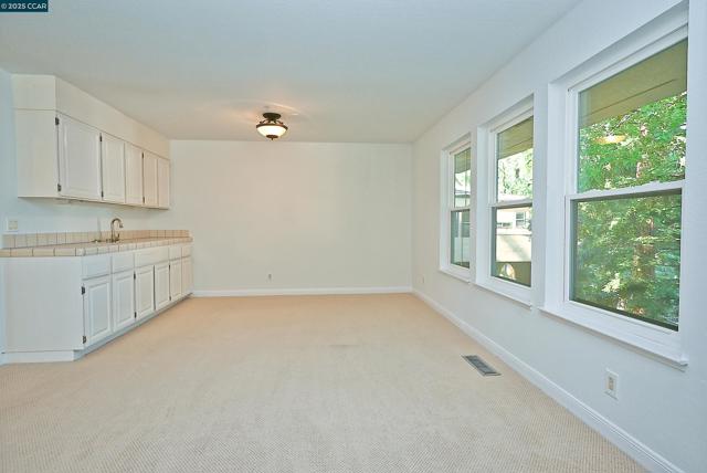 3279 Mt Diablo Ct, Lafayette CA: https://media.crmls.org/mediaz/f65a011b-be25-4488-922f-6fbf42f1ea0b.jpg
