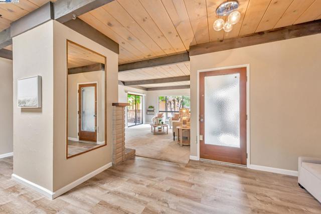 39090 Presidio Way, Fremont CA: https://media.crmls.org/mediaz/f65a257b-aac5-4de7-bd71-9c0db404435f.jpg
