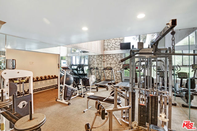 26668 Seagull Way, Malibu CA: https://media.crmls.org/mediaz/f65a3502-2e25-44b4-94d0-8df17c9e2e5f.jpg