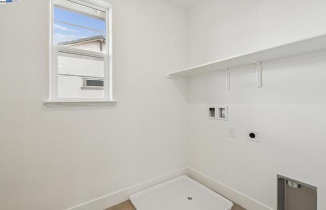 373 E Gobind Blvd, Mountain House CA: https://media.crmls.org/mediaz/f65a98bf-bbbc-451c-9750-fc7f9c1661be.jpg