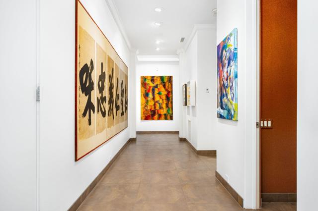 Hallway ideal for beautiful art