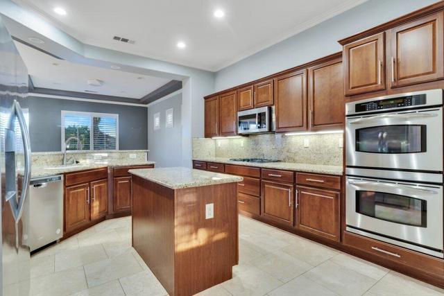 43996 Salpare Place, Indio CA: https://media.crmls.org/mediaz/f65b9297-8c7f-40c1-b8f4-4b16f6eb534b.jpg
