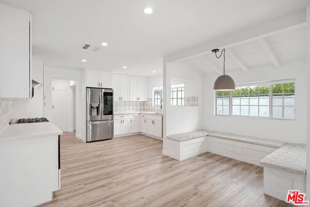 5614 Ponce Avenue, Woodland Hills CA: https://media.crmls.org/mediaz/f65ba31f-4a80-4fb0-a7fb-120de3af2d8d.jpg