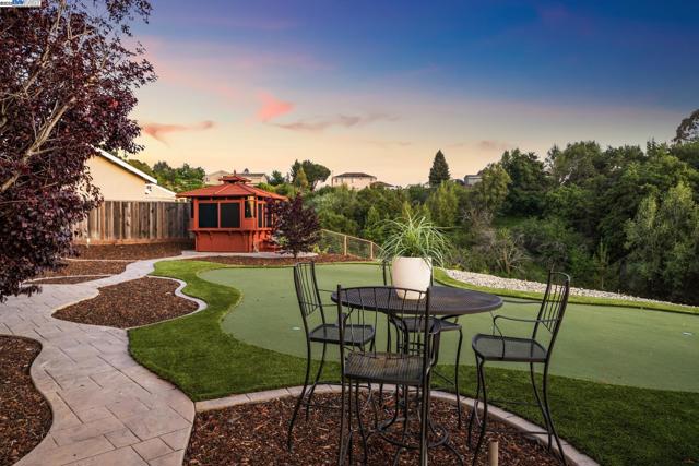 3879 Blackstone Ct, Castro Valley CA: https://media.crmls.org/mediaz/f65bd84b-9f10-4f2f-be6d-b53e5a10be3d.jpg