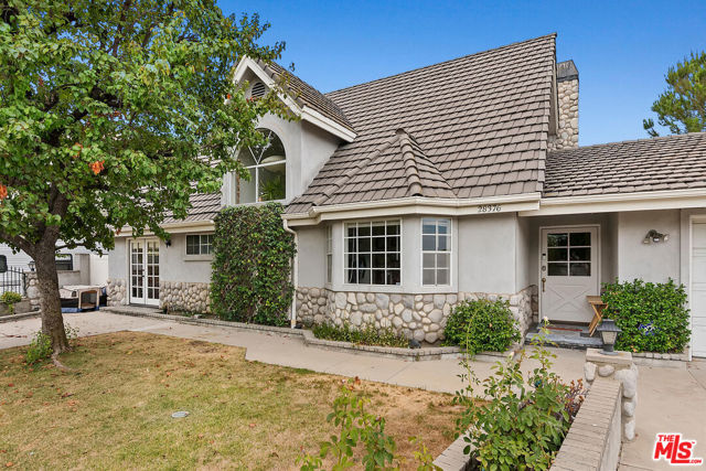 28376 Laura La Plante Drive photo 2